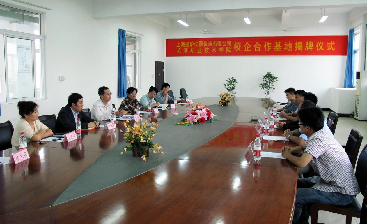 上海1.jpg 上海1.jpg